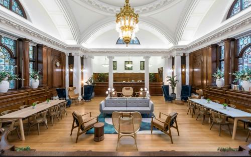 Holborn Town Hall, 193-197 High Holborn, Holborn, London, WC1V