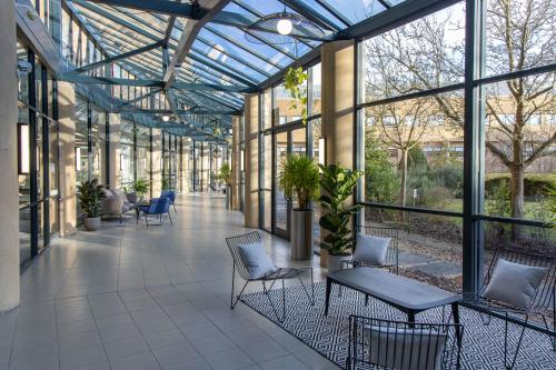 Building 400, Capability Green, Luton, LU1