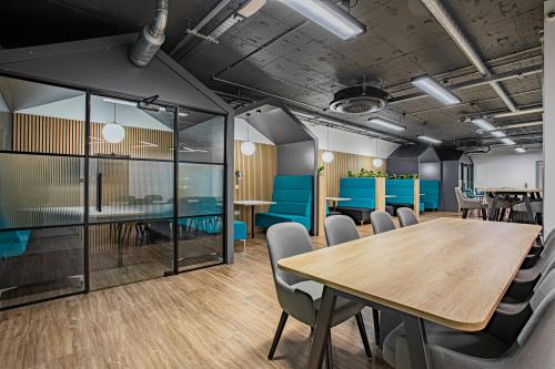 Town Centre House, Merrion Centre, Leeds, LS2