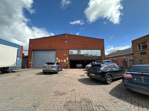 8 David Road, Colnbrook, Slough, SL3