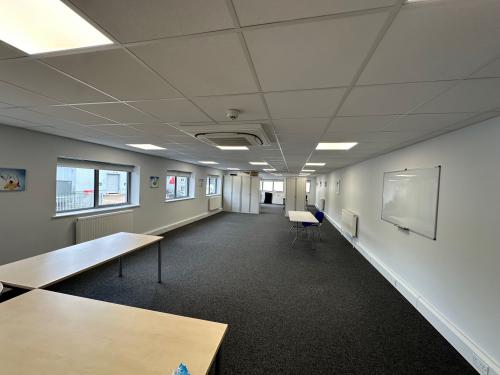 Unit C, Knaves Beech Industrial Estate, Knaves Beech Way, Loudwater, High Wycombe, HP10
