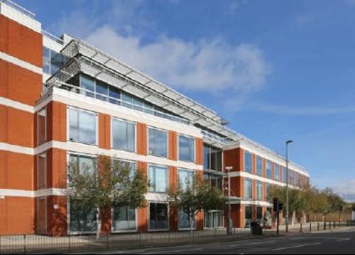 1 London Road, Staines-Upon-Thames, TW18