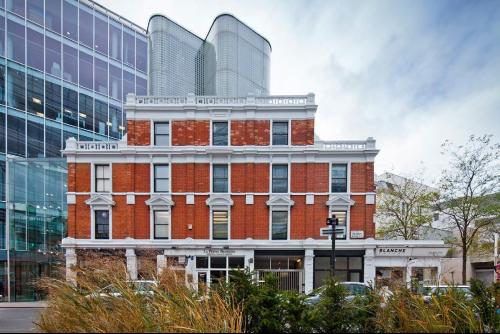 7 Lyric Square, Hammersmith, London, W6