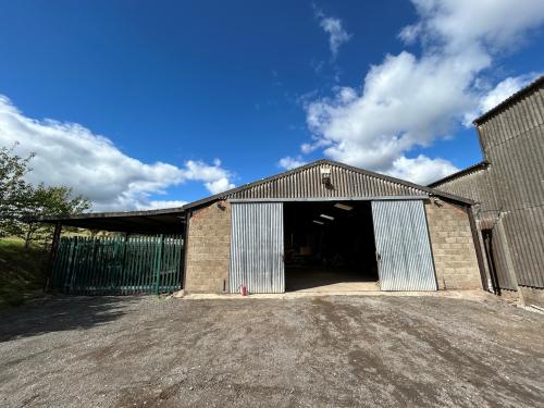 Buildings & Yard Home Farm, Lacys Hill, Glynde, Lewes, BN8