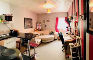 CENTRAL HOTEL, 33 Albert Road, Blackpool, FY1