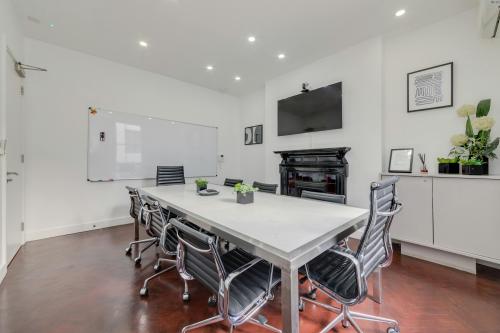 18A Great Portland Street, Fitzrovia, London, W1W