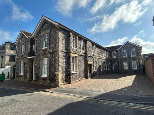1 & 1A, Park Street, Maidenhead, SL6