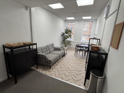 1 & 1A, Park Street, Maidenhead, SL6