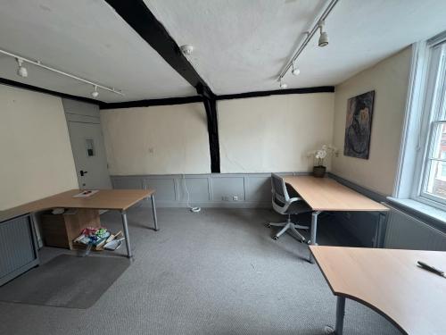 St. Edmunds House, 13 Quarry Street, Guildford, GU1
