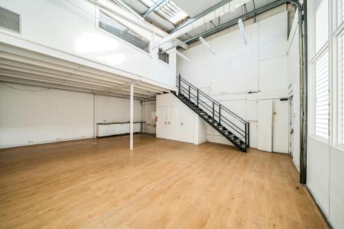 7 Rutland Studios, Scrubs Lane, White City, London, NW10