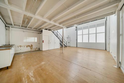 7 Rutland Studios, Scrubs Lane, White City, London, NW10