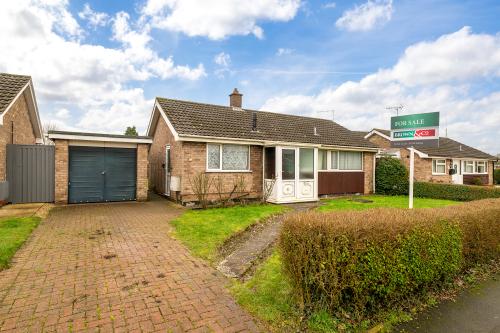 12 Manor Road, Saxilby, Lincoln, LN1