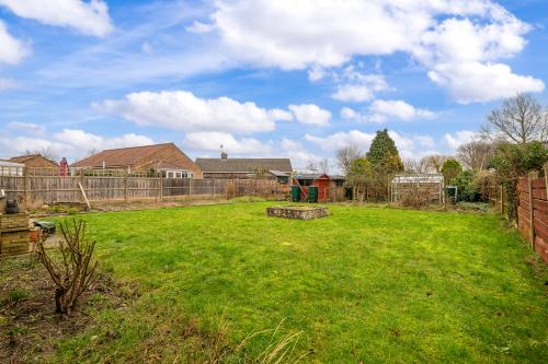 12 Manor Road, Saxilby, Lincoln, LN1