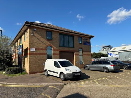 Unit 5, Sovereign Business Centre, Stockingswater Lane, Enfield, EN3